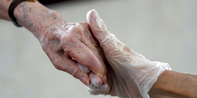 Autoridades estudian flexibilizar visitas a residencias durante el D�a de la Madre