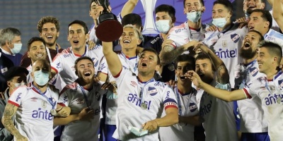 La f�rmula Bergessio-Fern�ndez le da la Supercopa Uruguaya a Nacional