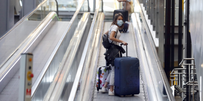 Espa�a ampl�a al 25 de mayo las limitaciones a vuelos de Brasil y Sud�frica