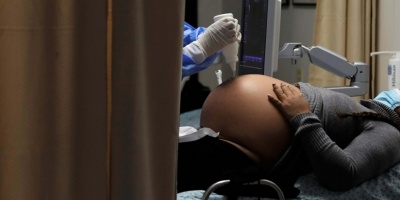 Comisi�n Nacional Asesora de Vacunaciones recomend� inmunizar a embarazadas contra la COVID-19