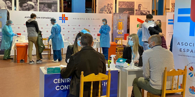 Unas 1.100 personas vinculadas al f�tbol se vacunan contra la COVID-19