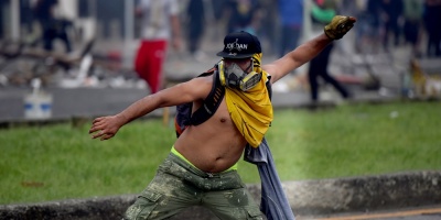 "Nos est�n matando en Colombia", las palabras de joven que recibi� disparos