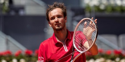 Medvedev vuelve a adelantar a Nadal