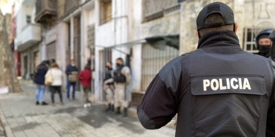 La Polic�a allan� un edificio usurpado en Barrio Sur y detuvo a dos personas por tenencia de droga