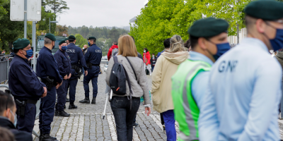 Portugal multar� con hasta cien euros por incumplir normas covid en la playa