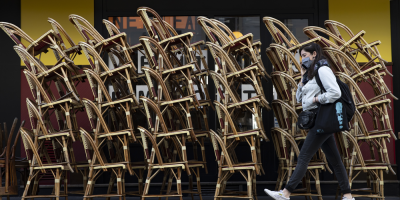 Francia reabre ma�ana terrazas, museos y cines y relaja el toque de queda