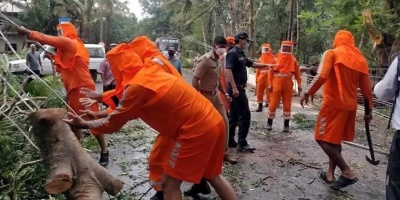 Al menos 17 muertos y 93 desaparecidos al paso del cicl�n Tauktae en la India