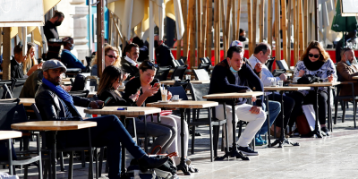 Francia reabre los bares y restaurantes as� como la cultura y el ocio