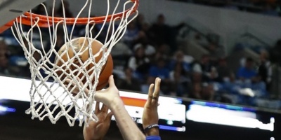 El p�blico vuelve 14 meses despu�s con mascarillas y aforo restringido