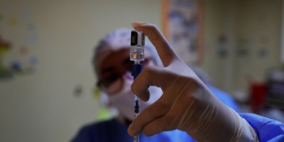  La vacuna de Sinovac evita el 95% de los ingresos a CTI y la de Pfizer en el 99% 