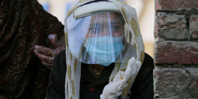 India pasa los 28 millones de casos de covid-19 mientras bajan los contagios