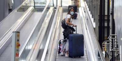 Espa�a prorroga las restricciones para viajeros de Brasil, Sud�frica e India