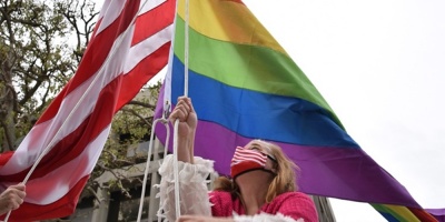 Embajada de Estados Unidos iz� bandera de la diversidad para celebrar inicio del Mes del Orgullo LGTB