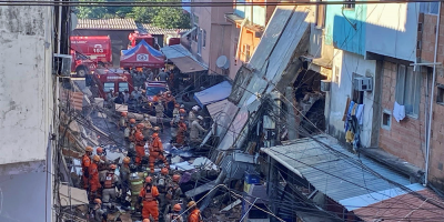 Un edificio de cuatro pisos se desploma en la ciudad de R�o de Janeiro