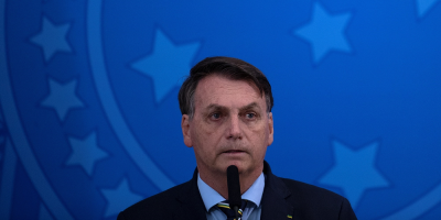 Bolsonaro quiere investigar si gobernadores "exageran" muertes por covid-19