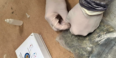 Interceptaron en Carrasco una encomienda con marihuana con destino a Francia