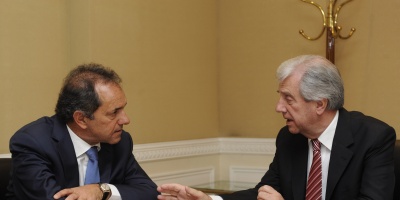 Scioli, Kicillof y varios gobernadores argentinos vienen a saludar a Vzquez