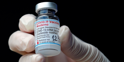 EE.UU. compra otros 200 millones de dosis de vacunas de Moderna