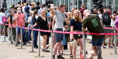 Asesor brit�nico dice que una tercera ola de covid-19 "est� en camino"