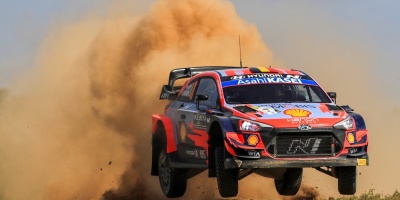 Neuville asalta el liderato del Rally Safari Kenia y Sordo abandona