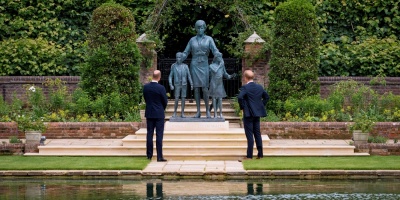 Guillermo y Enrique desvelaron juntos una estatua en honor a Diana de Gales