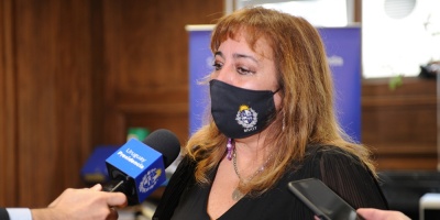 Ministra Moreira defendi propuesta del gobierno sobre descuentos a las intendencias por asentamientos irregulares