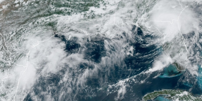 Tormenta Elsa arroja lluvias torrenciales a su paso por el sureste de EEUU