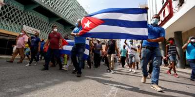 Cientos de manifestantes tomaron las calles en La Habana al grito de "libertad"