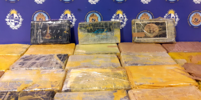 Tres detenidos por el envo de cargamento de droga ubicado en Barcelona