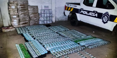 Polica intercept contrabando de productos de higiene y pollo en Bella Unin