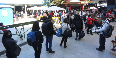 Chile registra menos de mil casos por primera vez desde octubre de 2020