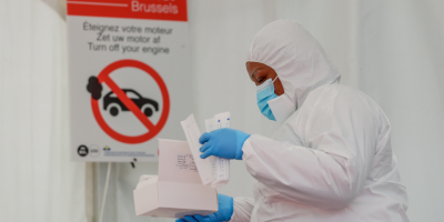 Miles de personas se manifiestan en Grecia contra la vacuna obligatoria