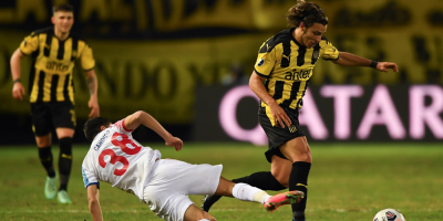 Pe�arol hace valer triunfo de la ida y avanza a cuartos de final