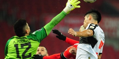 Olimpia elimina al Inter en los penales y se medir� con Flamengo