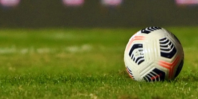 Nacional gole� a Villa Espa�ola y Pe�arol empat� con Liverpool