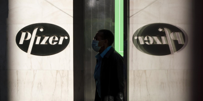Pfizer gana 10.440 millones en seis meses, impulsada por la vacuna anticovid