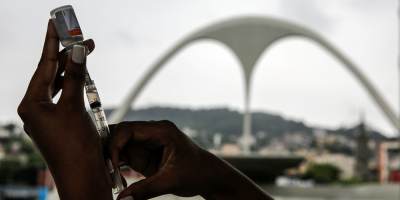 La vacunaci�n masiva anticovid llega al mayor complejo de favelas de R�o