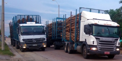 Camioneros reclaman por demoras en el paso fronterizo de Fray Bentos
