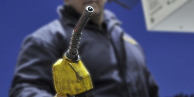 Un Solo Uruguay propone "revisar todos los sobrecostos" de los combustibles