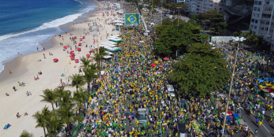 Miles de brasile�os salieron a la calle por voto impreso y en apoyo a Bolsonaro