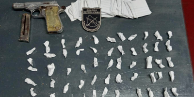 Detuvieron a un hombre con 88 envoltorios de coca�na y un arma de fuego