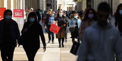 El aumento de contagios de covid obliga a Israel a imponer m�s restricciones