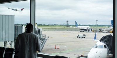 United Airlines pide a todos sus empleados vacunarse o ser�n despedidos