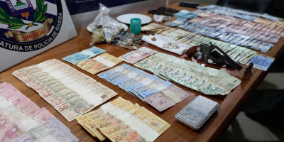 Incautaron drogas, armas, dinero y celulares tras dos allanamientos en Rivera