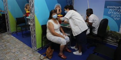 Israel ampl�a la tercera dosis de la vacuna a todos los mayores de 50 a�os