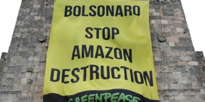 Greenpeace protesta contra el "desmonte" ambiental en Brasil