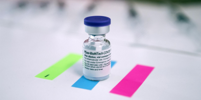 Regulador de EEUU concede su aprobaci�n total a la vacuna de Pfizer