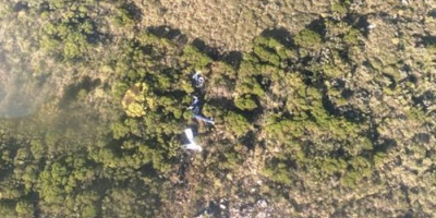 Retiran los cuerpos de los tripulantes que viajaban en aeronave siniestrada en Maldonado