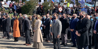 Entre manifestaciones Lacalle Pou particip� del acto por el 196 aniversario de la Independencia 