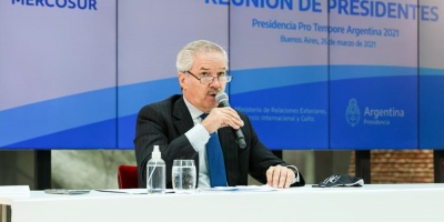 Sol� sobre relaci�n Uruguay-Argentina: "La unidad vence al conflicto"